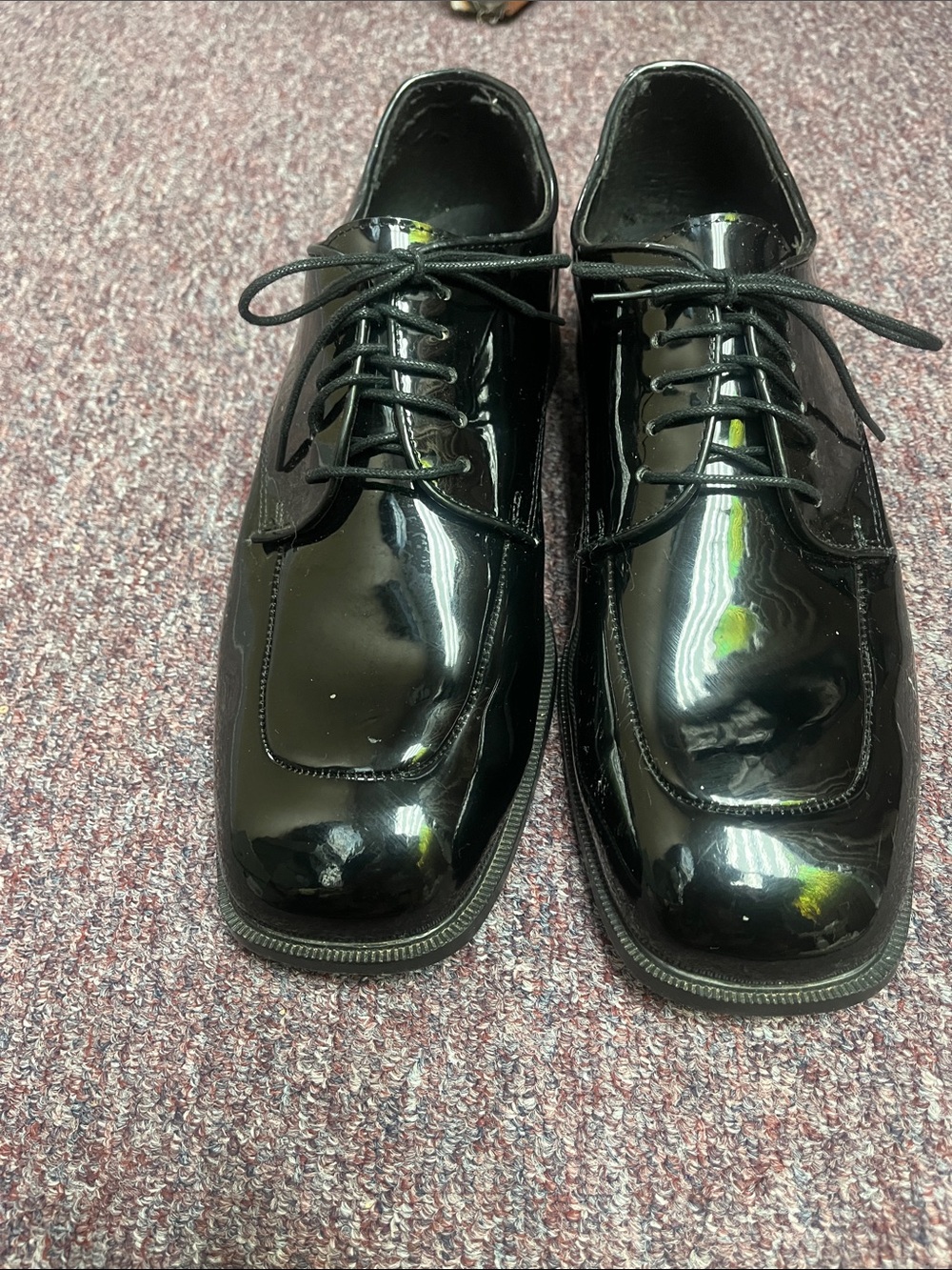 Men's Classic Black Patent Lace-Up Dress Shoes slightly use